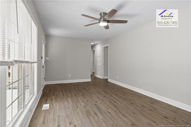 Building Photo - 1315 Cade Hill Ave
