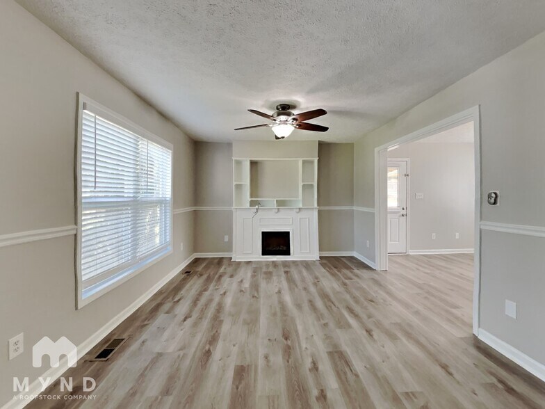 Building Photo - 40 Strawberry Hill Ln