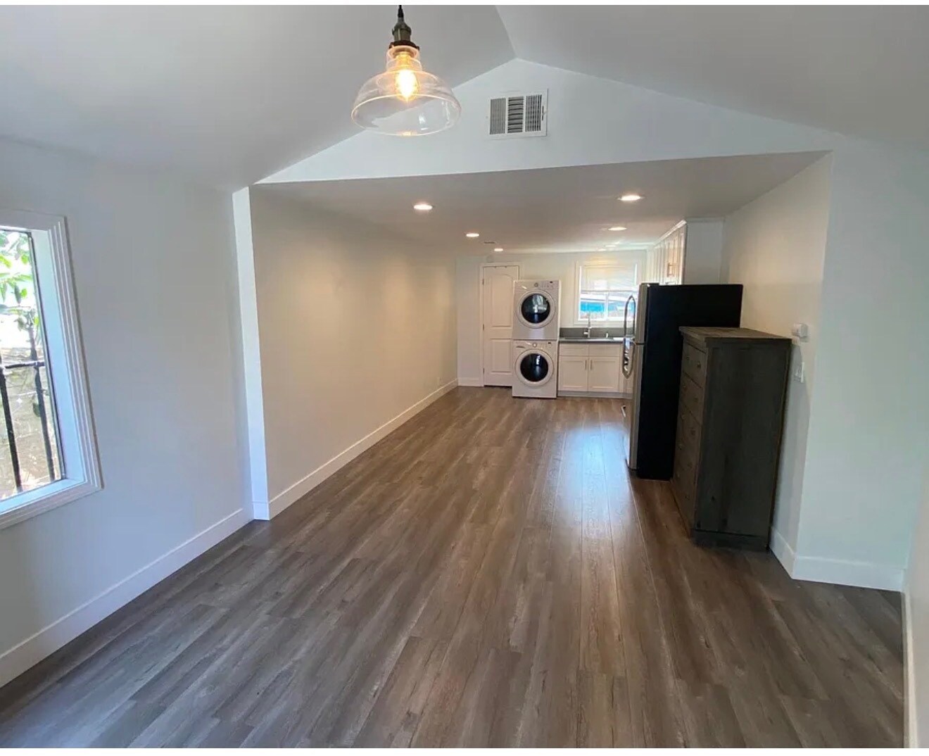 Building Photo - 261 S Ave 52