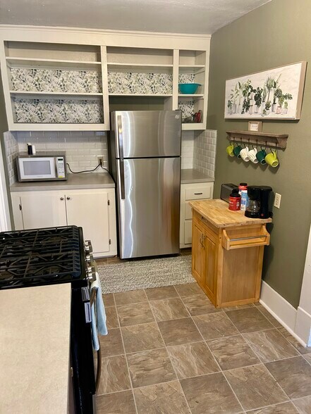 Kitchen - 1515 Bluff Ave