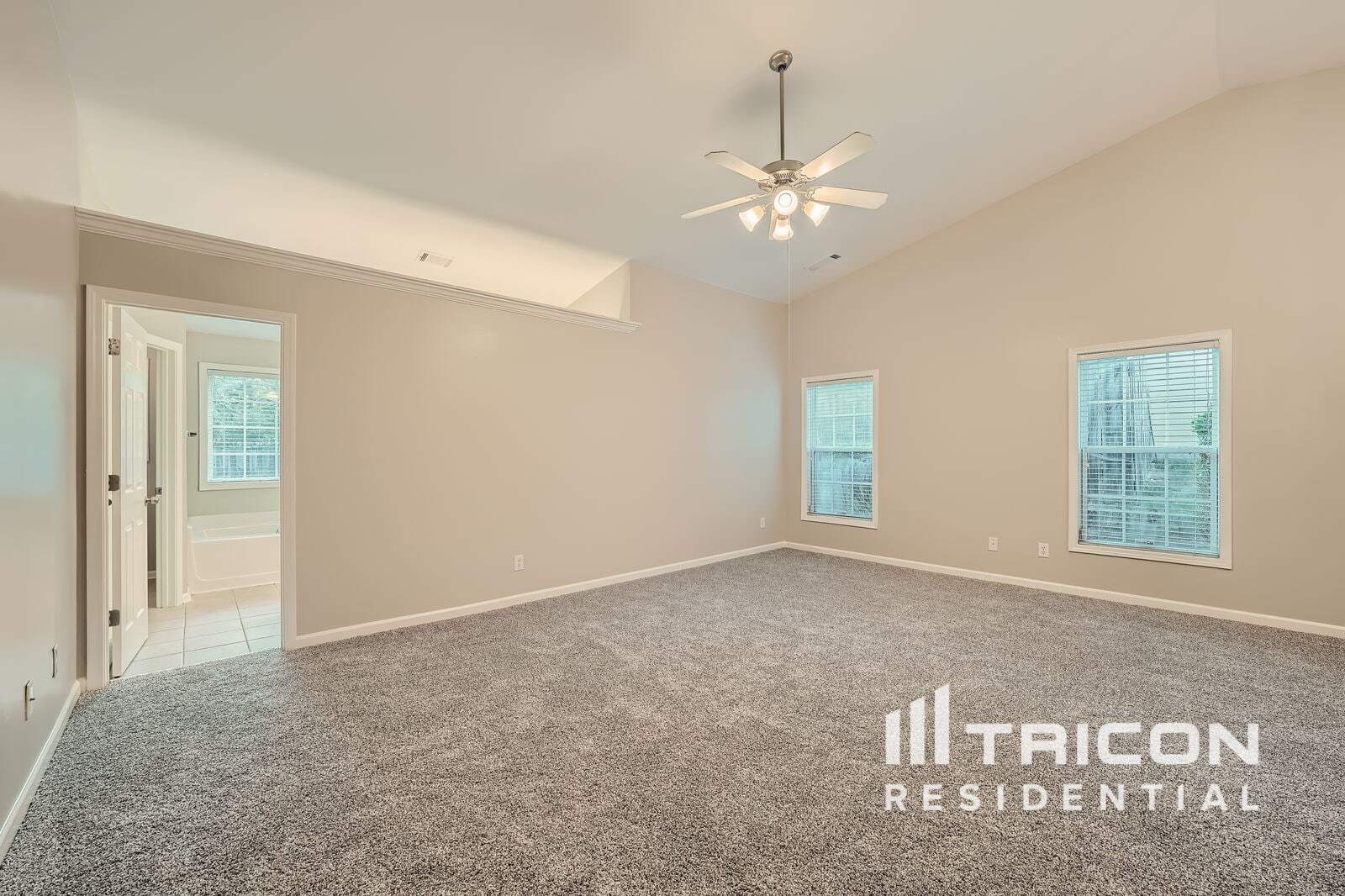 Building Photo - 641 Rock Elm Dr
