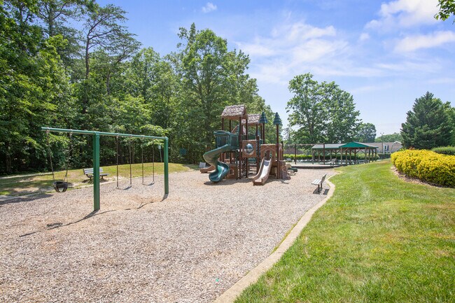 Building Photo - 4001 Mossy Bank Ln