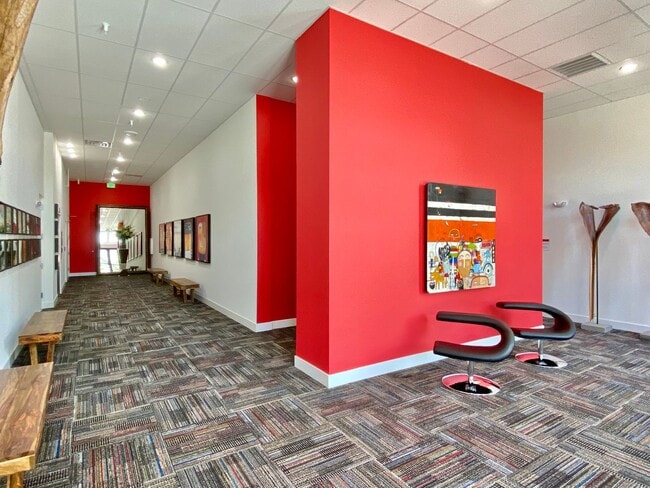 Building Photo - WOW!  Top Corner, 2 bed, 2 bath