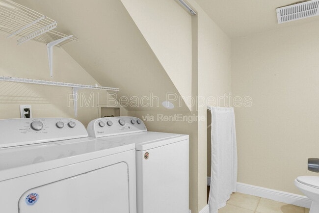 Building Photo - 2333 Waterside Dr