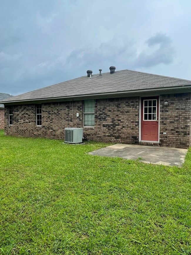 Building Photo - Home for Rent!