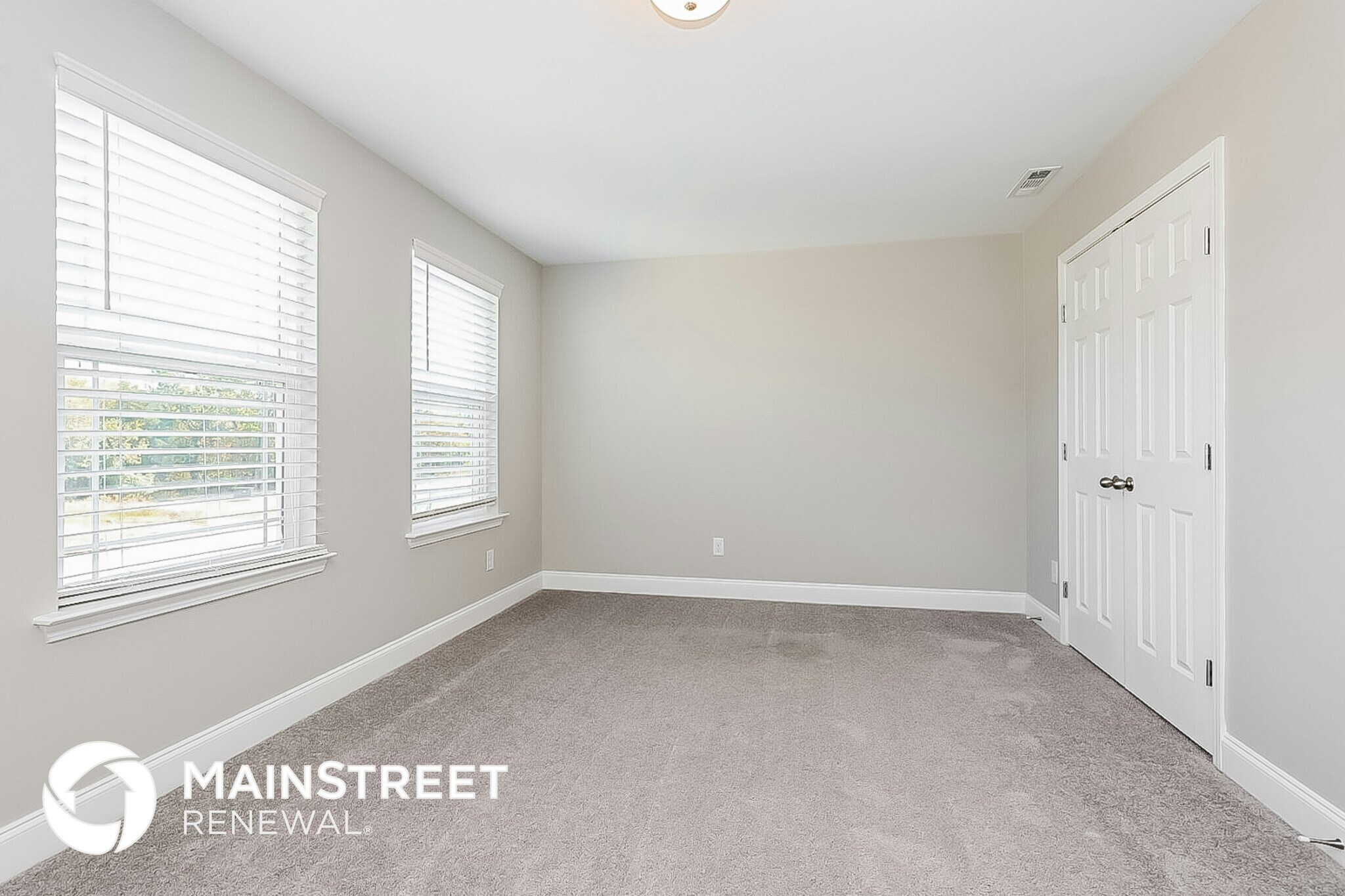 Building Photo - 608 Oakvale Ln