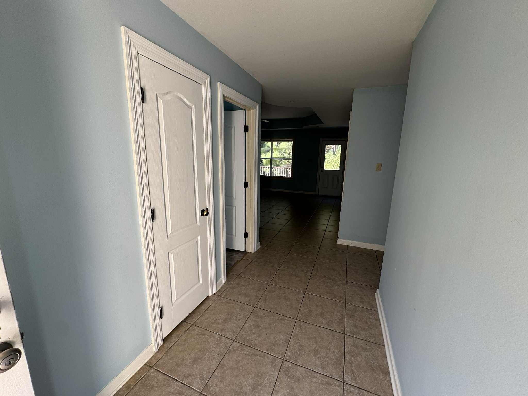 Building Photo - 6206 W Desoto St