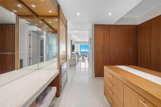 Building Photo - 9705 Collins Ave