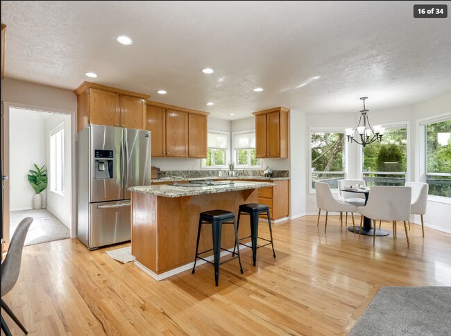 Building Photo - 320 NW 163rd Pl