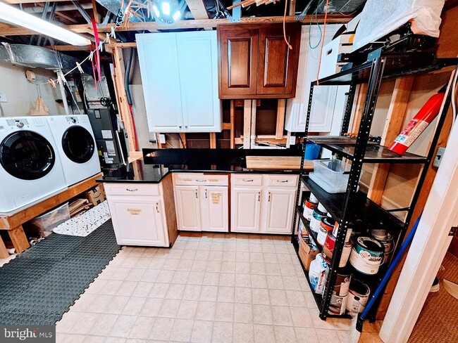Building Photo - 18 Hopton Ct