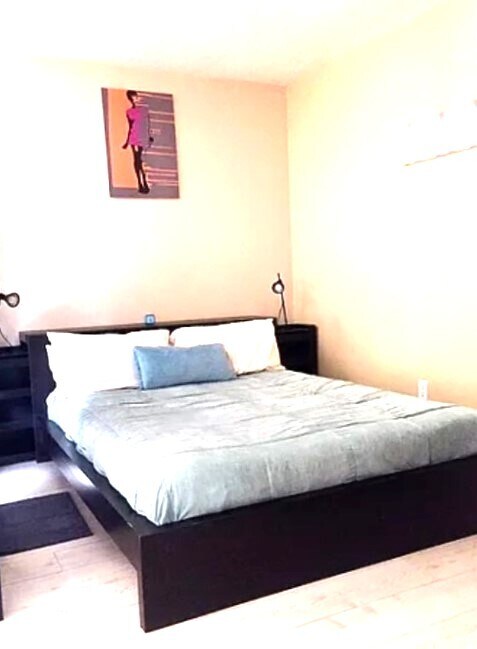 Building Photo - 960 Larrabee St