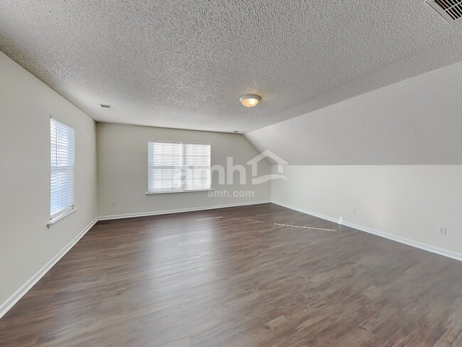 Building Photo - 516 Grantham Ln