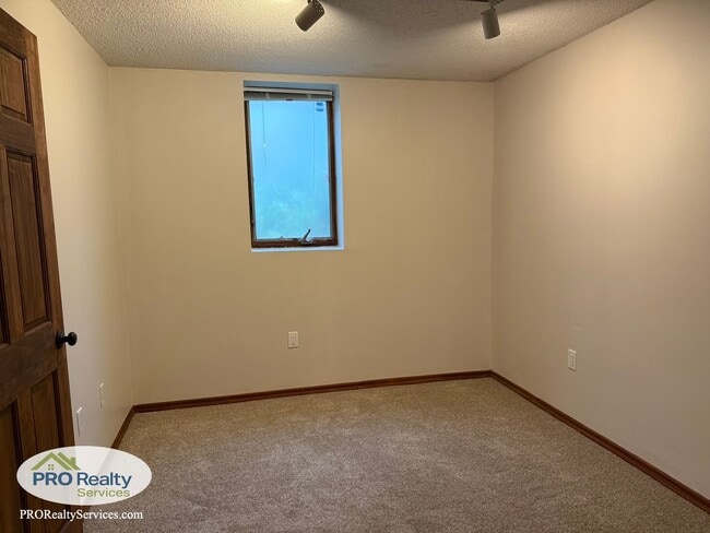Building Photo - 2 Bedroom **50% off 1 Month's Rent with a November or December 2025 Move In**