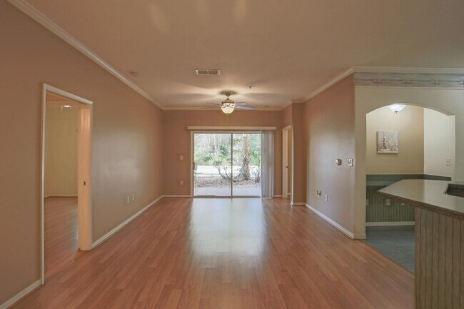 Building Photo - 520 Florida Club Blvd