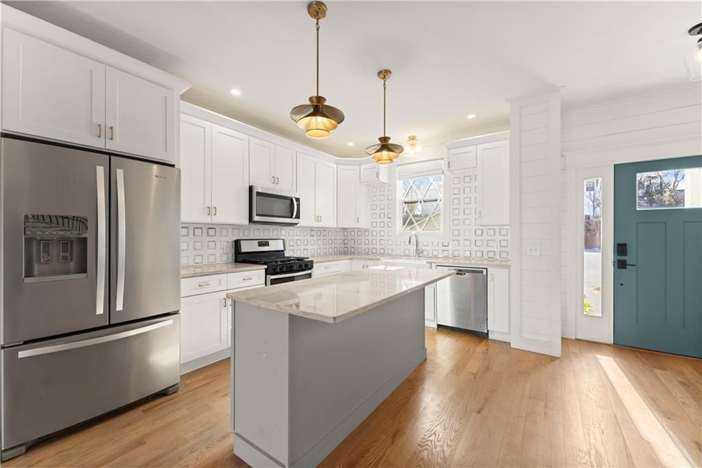 Building Photo - 35 Cottonwood St