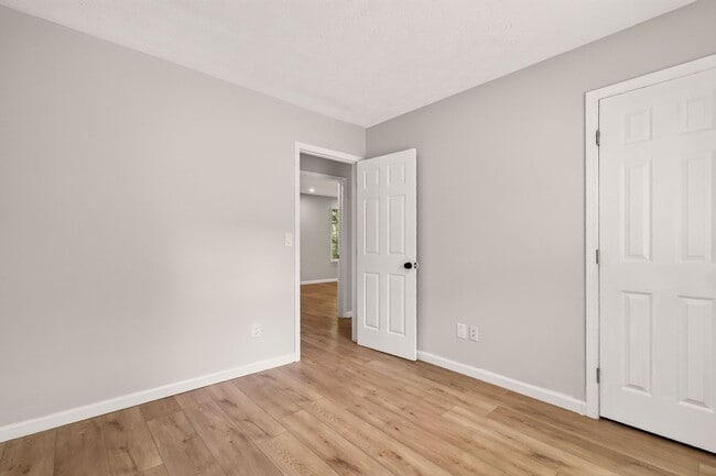 Building Photo - Renovated 3 bed/2 bath in Lithonia!