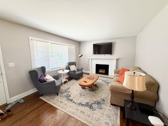 Building Photo - Beautifully Updated 3 Bedroom, 2 Bath Home in Clemson