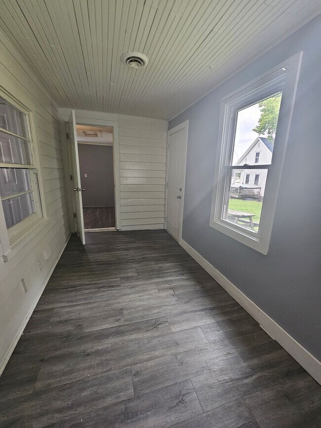 Building Photo - There is a $25 fee for the application and everyone over 18 needs to fill out their own application.