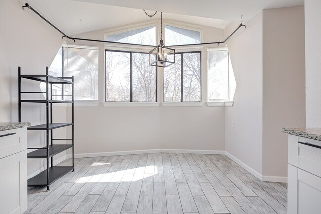 Building Photo - 608 E Eufaula St