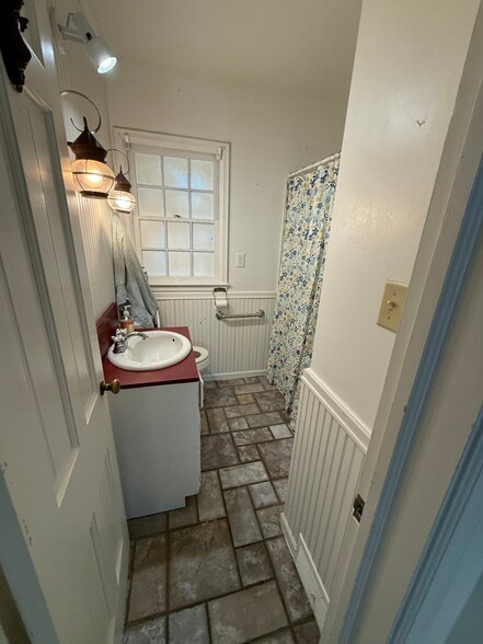 Restroom. - 2819 36th St