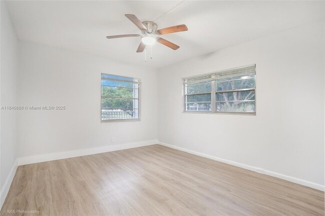 Building Photo - 200 SW 132nd Way