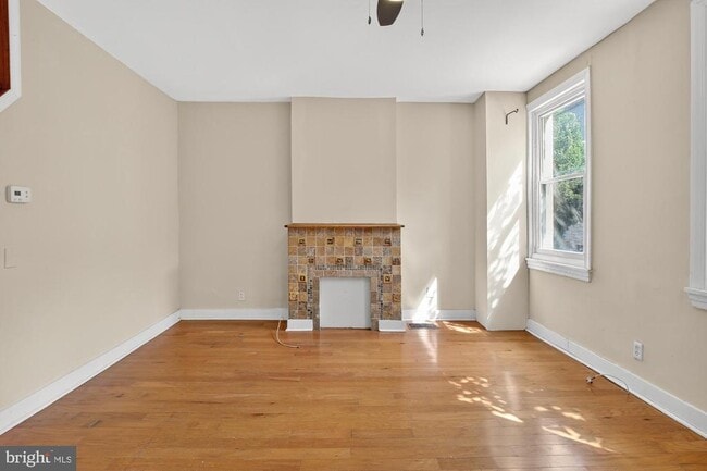 Primary Photo - 2532 Collins St