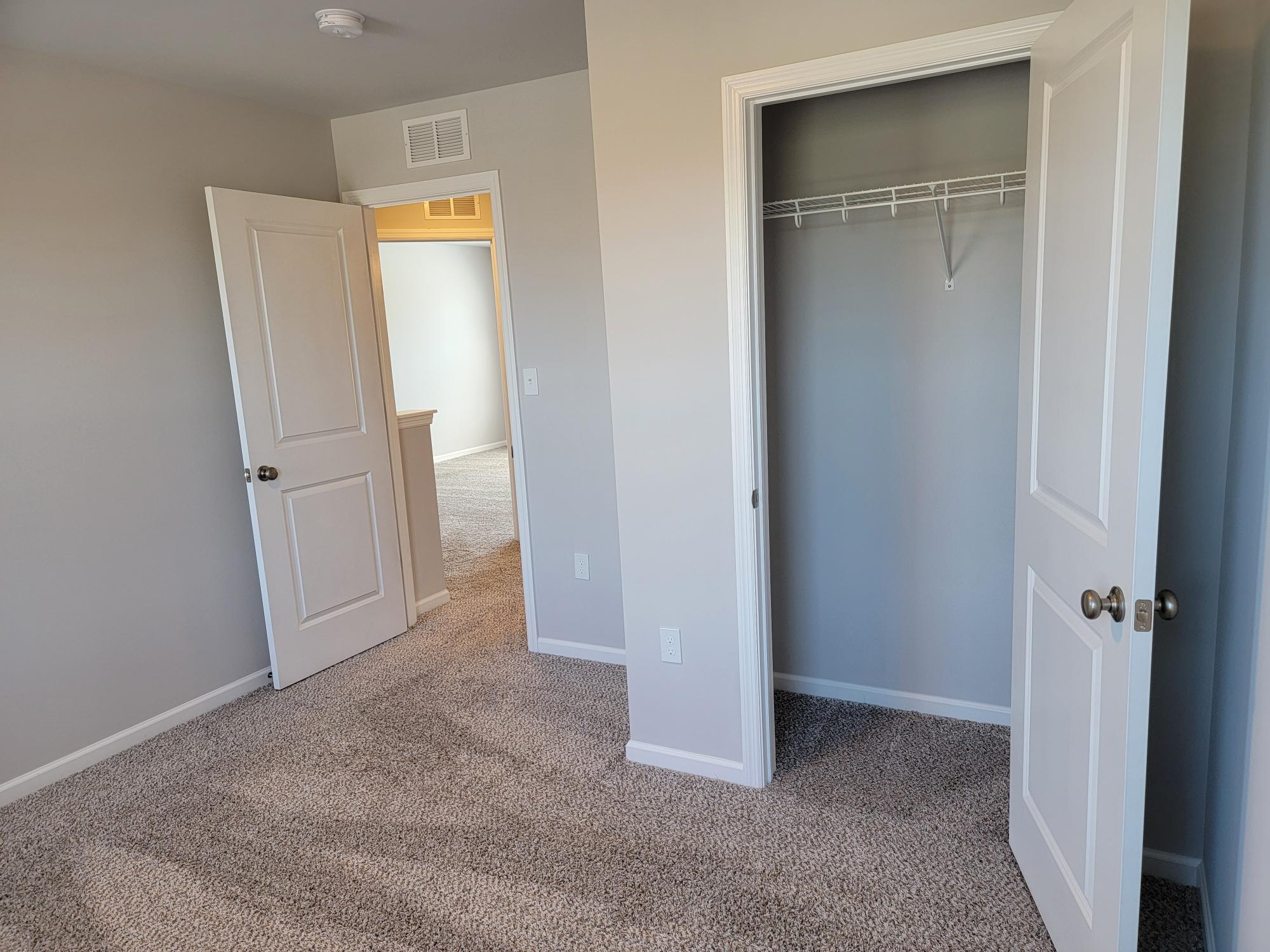 Building Photo - 3 Cobblestone Ct