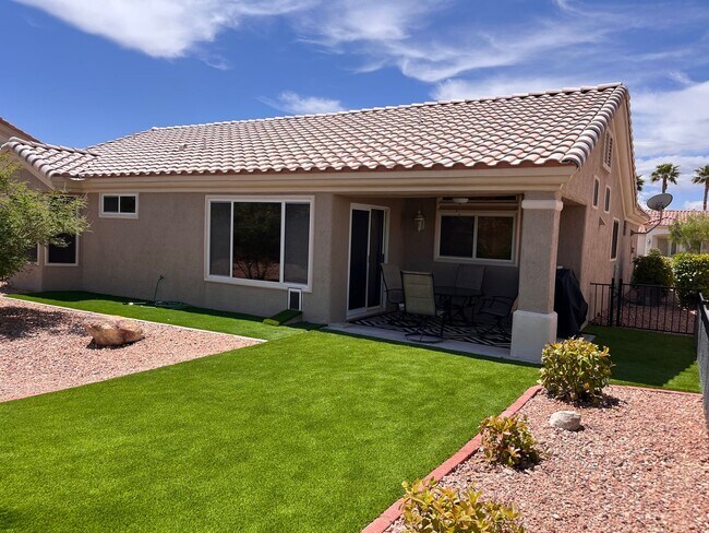 Building Photo - Sun City - Short Term Rental - Fully Furnished