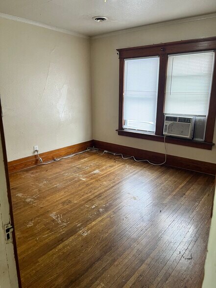 Building Photo - 218 Hammond Ave