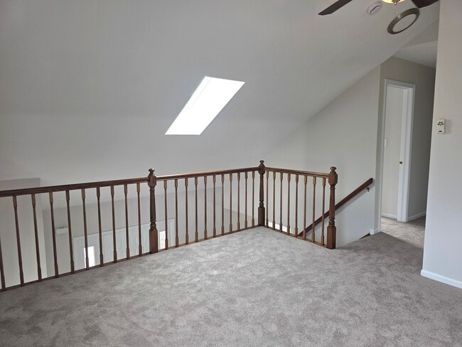 Building Photo - 2549 College Hill Cir