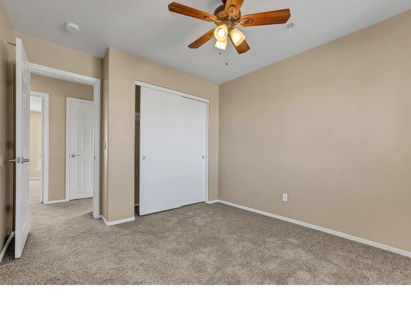Building Photo - 15421 W Gelding Dr