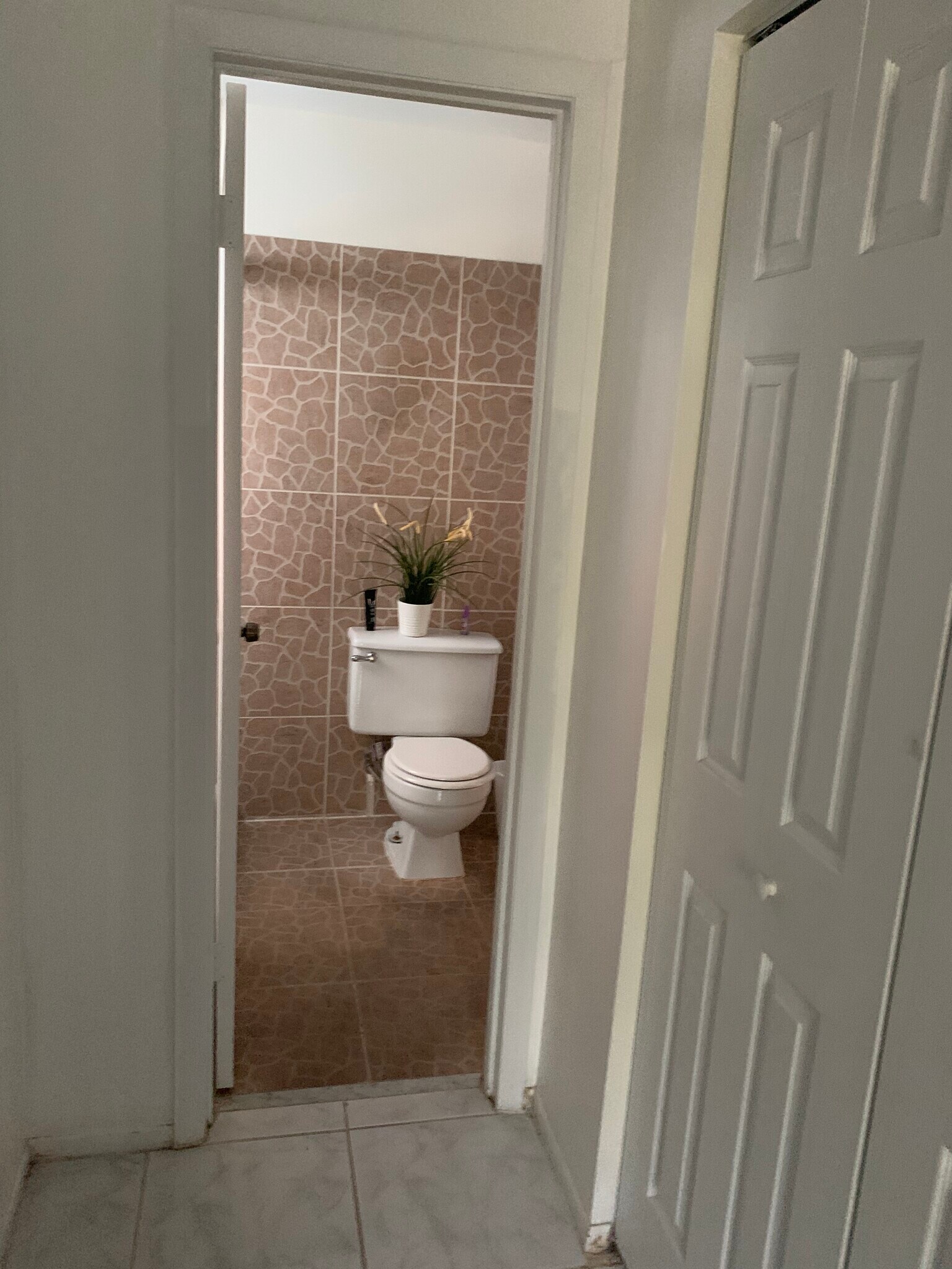 Building Photo - 10773 Lazy Lake Dr