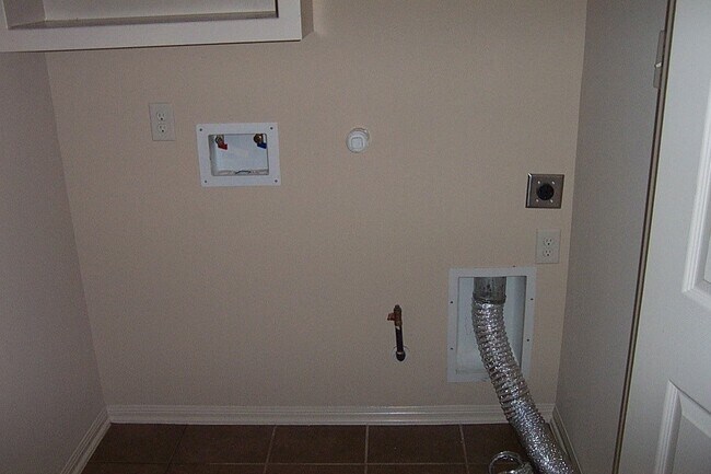 Building Photo - 3714 Rainterra Dr