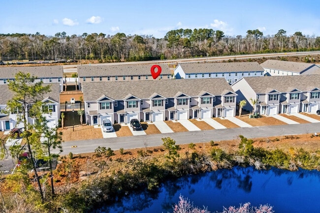 Building Photo - 332 Bayou Loop