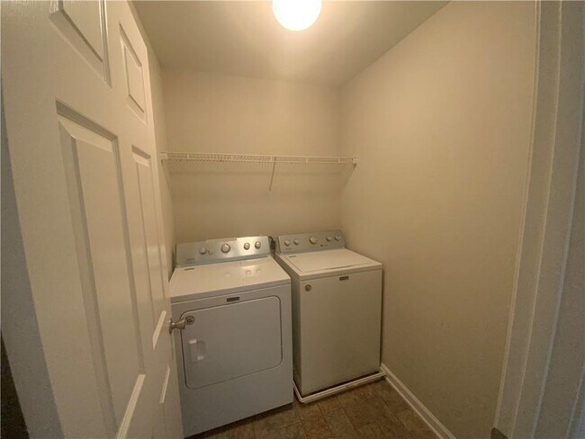 Building Photo - 477 Wingsfield Ct SW