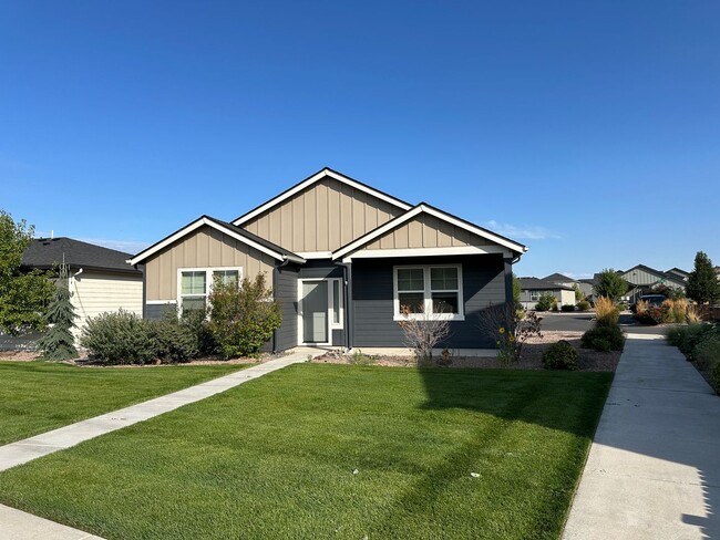 Primary Photo - Single Level 2 Bedroom / 2 Bathroom House ...