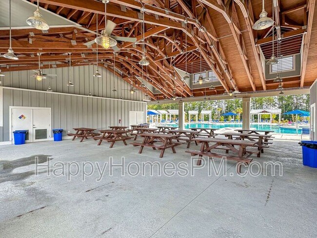 Building Photo - 509 Red Twig Rd