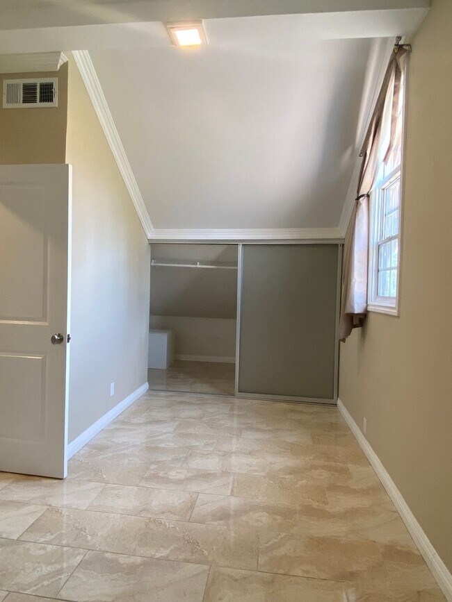 Building Photo - 461 Orange Blossom