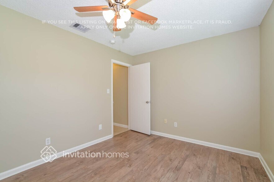 Building Photo - 10006 Granite Ln