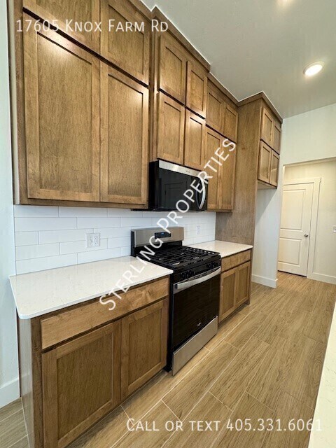 Building Photo - 17605 Knox Farm Rd