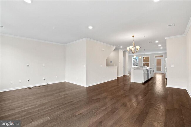 Building Photo - 45121 Kincora Dr