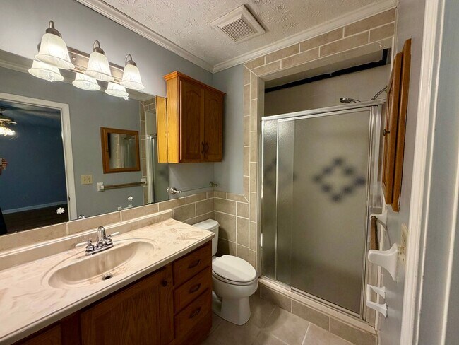 Building Photo - Beautiful 3-Bedroom, 2-Bath Ranch with Spacious Kitchen & Private Backyard