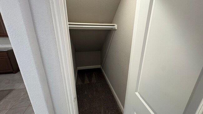 Building Photo - 610 Alderwood Ct