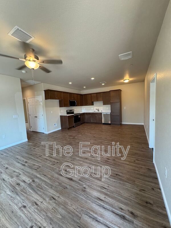 Building Photo - 3614 S County Center Dr