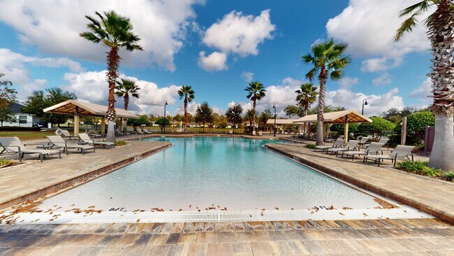 Building Photo - LOCATION! LOCATION! LOCATION!