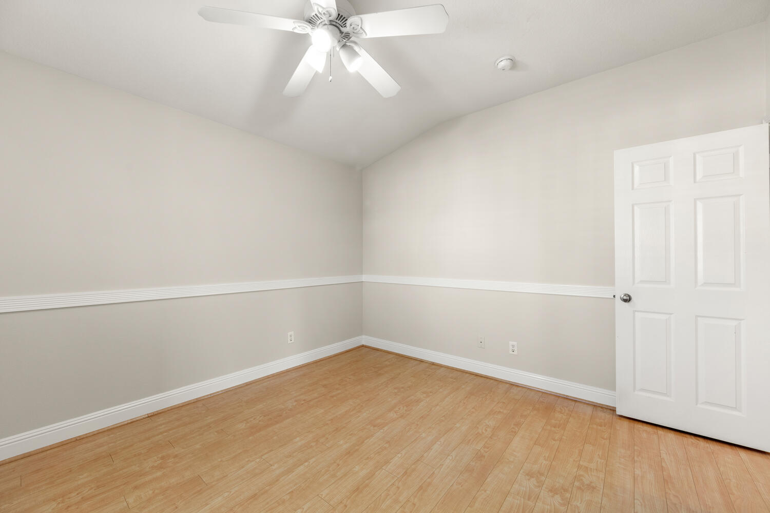 Medium bedroom - 7224 Imbach Place