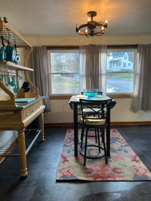 Building Photo - 2 John St