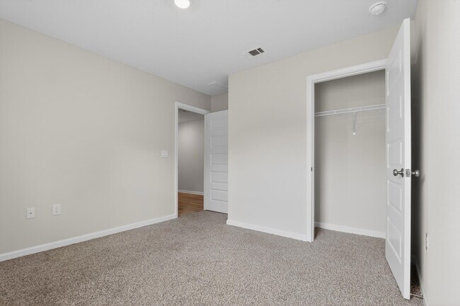 Building Photo - 6817 Interlachen Ln