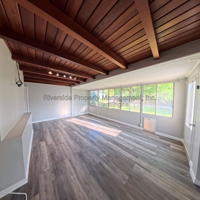 Building Photo - 4025 Terracina Dr