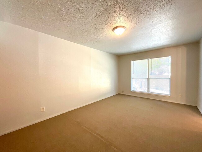 Building Photo - 7237 Glen Bay Dr